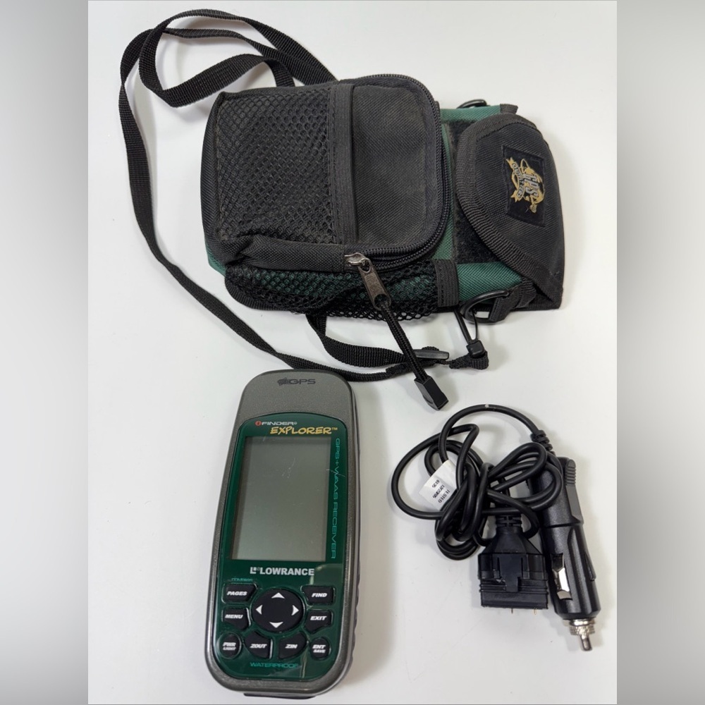 Lowrance iFinder hand held GPS+WAAS with Carrying Case car adaptor